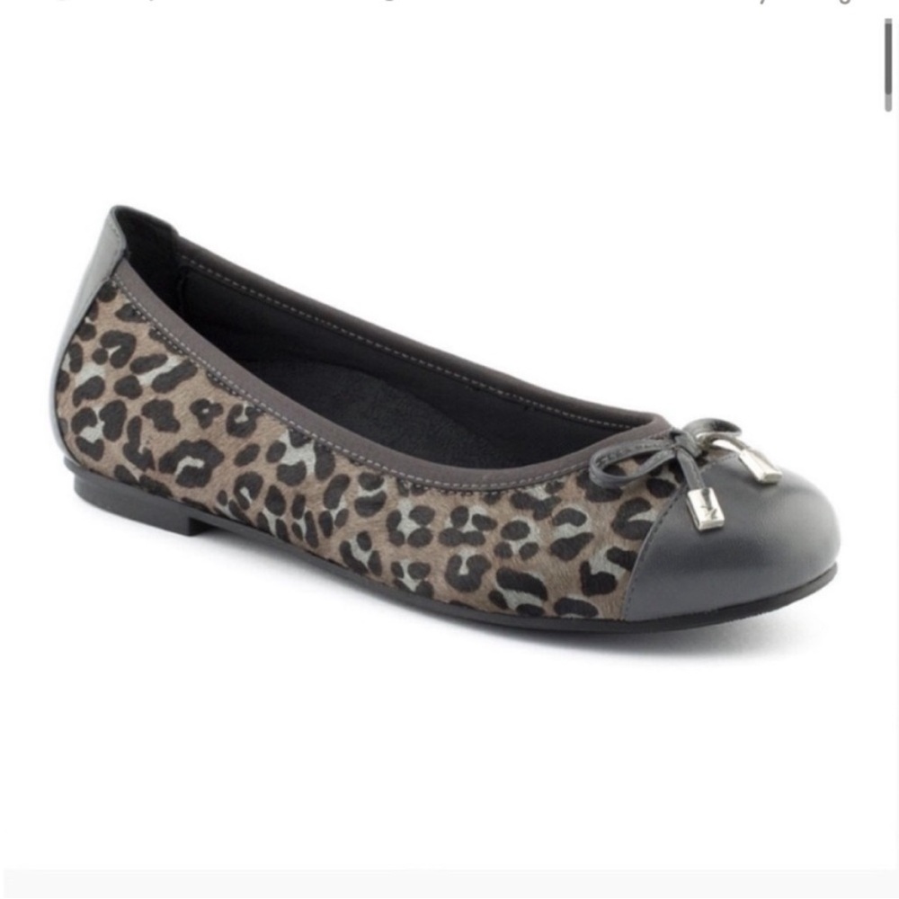 Vionic Minna Ballet Flat Bows Grey Leopard Print Orthaheel Comfort size 8.5